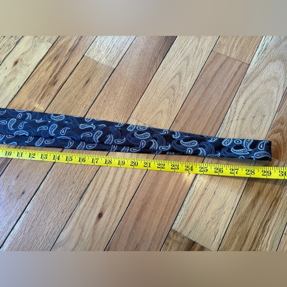 Michael Kors Brown/Blue Paisley 100% Silk Men’s Neck Tie - 58L 3.5W - Picture 8 of 8